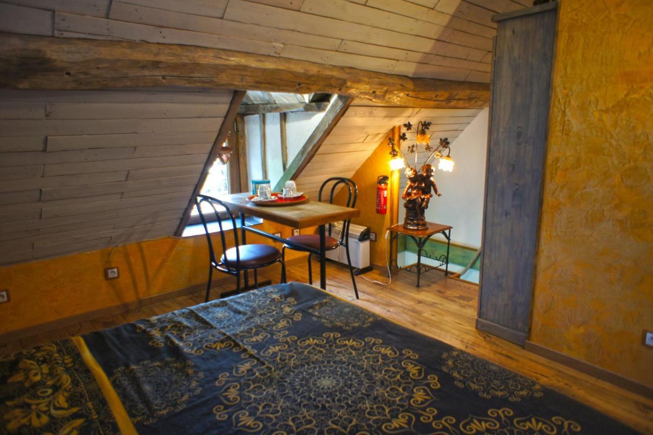 Aux Logis De La Solre Bed and Breakfast Ferrière-la-Petite Εξωτερικό φωτογραφία