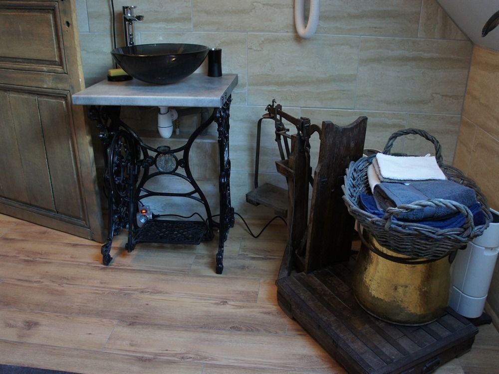Aux Logis De La Solre Bed and Breakfast Ferrière-la-Petite Εξωτερικό φωτογραφία